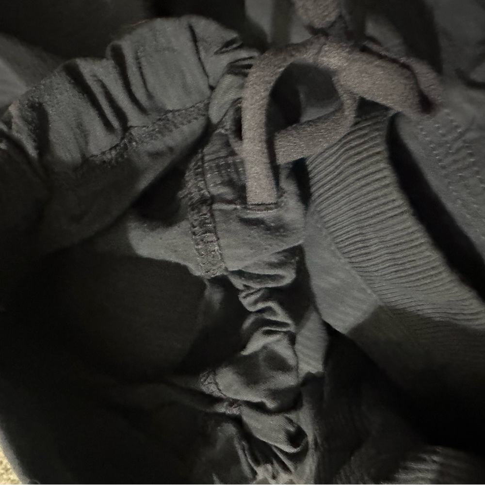 Lululemon Dance Studio Crop Pants | Black | Size 8 - Picture 5 of 8